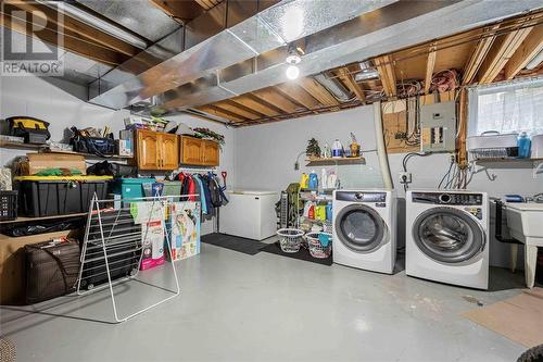 82 Finch Drive Unit# 31, Sarnia, ON - Indoor Photo Showing Laundry Room