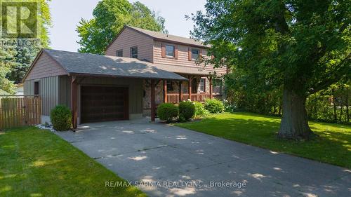 2337 Passingham Drive, Sarnia, ON - Outdoor