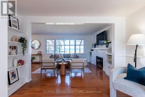 2337 Passingham Drive, Sarnia, ON - Indoor Photo Showing Living Room With Fireplace