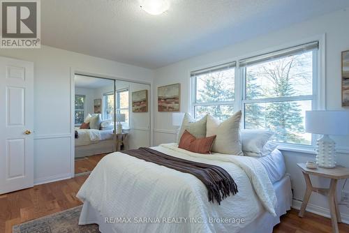 2337 Passingham Drive, Sarnia, ON - Indoor Photo Showing Bedroom