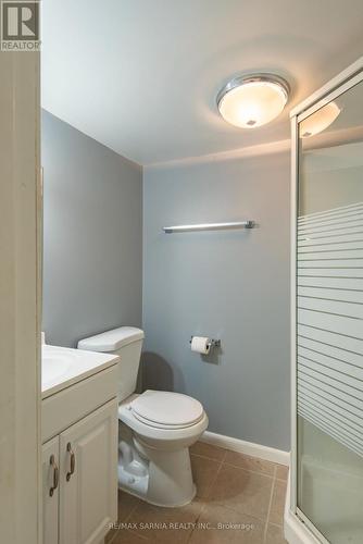 2337 Passingham Drive, Sarnia, ON - Indoor Photo Showing Bathroom