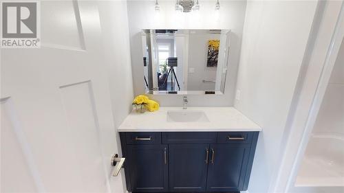 640 Ketter Way, Plympton-Wyoming, ON - Indoor Photo Showing Bathroom