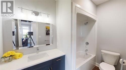 640 Ketter Way, Plympton-Wyoming, ON - Indoor Photo Showing Bathroom