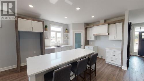 640 Ketter Way, Plympton-Wyoming, ON - Indoor Photo Showing Kitchen