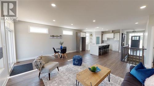 640 Ketter Way, Plympton-Wyoming, ON - Indoor Photo Showing Living Room