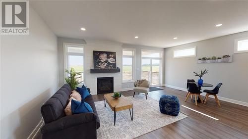 640 Ketter Way, Plympton-Wyoming, ON - Indoor Photo Showing Living Room With Fireplace