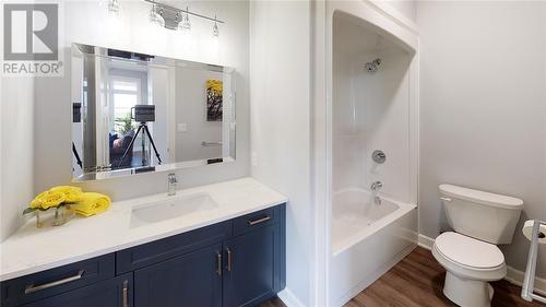 640 Ketter Way, Plympton-Wyoming, ON - Indoor Photo Showing Bathroom