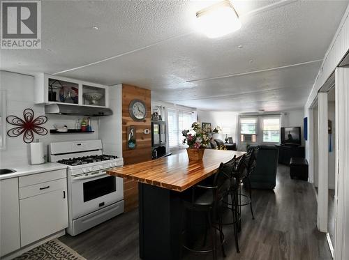 1940 London Line Unit# 4, Sarnia, ON - Indoor Photo Showing Kitchen