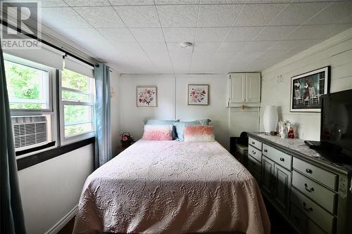 1940 London Line Unit# 4, Sarnia, ON - Indoor Photo Showing Bedroom