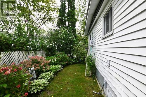 1940 London Line Unit# 4, Sarnia, ON - Outdoor