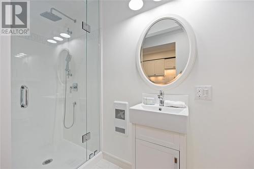 1500 Venetian Boulevard Unit# W-14, Point Edward, ON - Indoor Photo Showing Bathroom