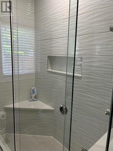 2016 Thelma Avenue, Sarnia, ON - Indoor Photo Showing Bathroom