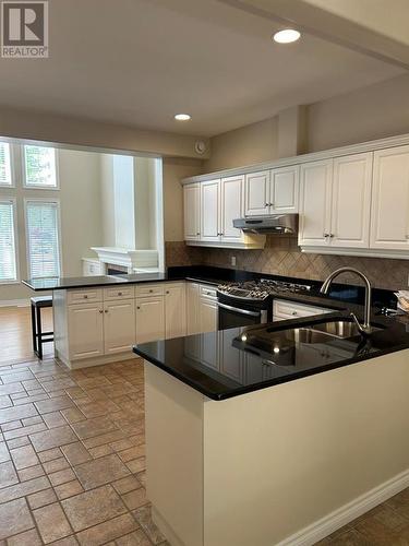 2016 Thelma Avenue, Sarnia, ON - Indoor Photo Showing Kitchen With Double Sink