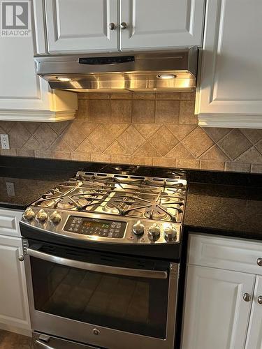 2016 Thelma Avenue, Sarnia, ON - Indoor Photo Showing Kitchen