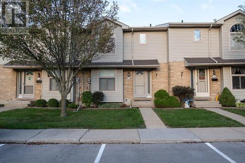 35 York Crescent Unit# 35, Sarnia, ON - Outdoor With Facade