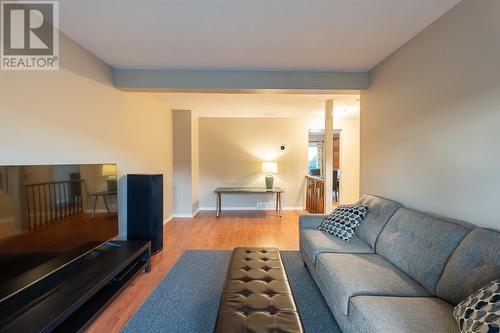 35 York Crescent Unit# 35, Sarnia, ON - Indoor Photo Showing Living Room