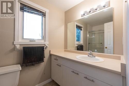 35 York Crescent Unit# 35, Sarnia, ON - Indoor Photo Showing Bathroom