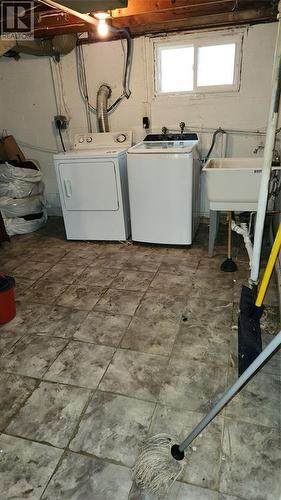 614 Confederation Street, Sarnia, ON - Indoor Photo Showing Laundry Room