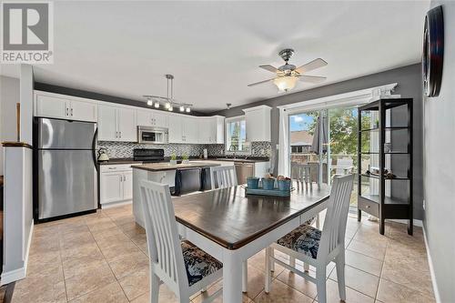 4018 Applewood Drive, Petrolia, ON - Indoor Photo Showing Kitchen