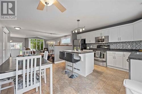 4018 Applewood Drive, Petrolia, ON - Indoor Photo Showing Kitchen With Upgraded Kitchen