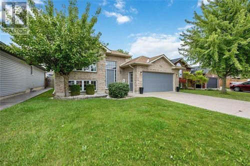 4018 Applewood Drive, Petrolia, ON - Outdoor With Facade