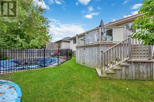 4018 Applewood Drive, Petrolia, ON - Outdoor