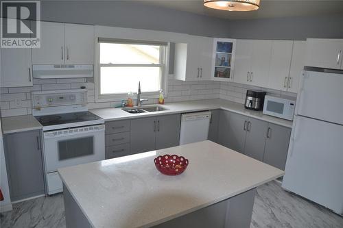 1012 Plymouth Street, Sarnia, ON - Indoor Photo Showing Kitchen With Double Sink