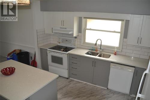 1012 Plymouth Street, Sarnia, ON - Indoor Photo Showing Kitchen With Double Sink