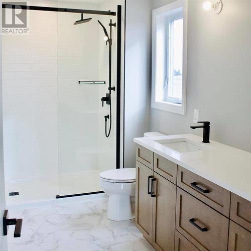 478 Huron Street, Plympton-Wyoming, ON - Indoor Photo Showing Bathroom