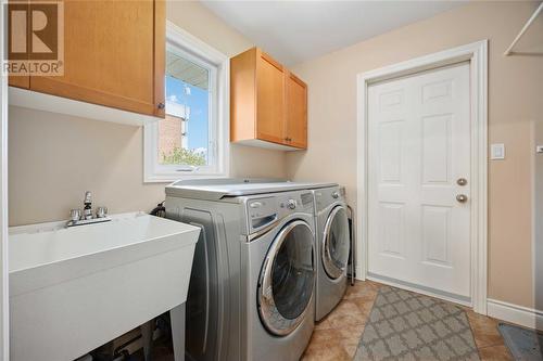 1278 Michigan Avenue, Sarnia, ON - Indoor Photo Showing Laundry Room