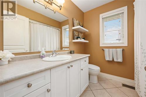 1278 Michigan Avenue, Sarnia, ON - Indoor Photo Showing Bathroom