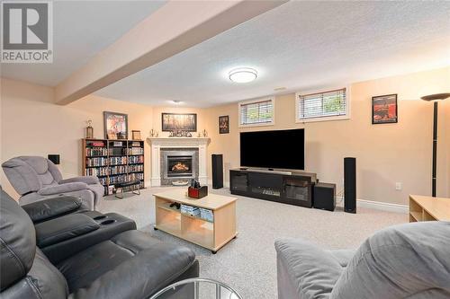 1278 Michigan Avenue, Sarnia, ON - Indoor Photo Showing Living Room With Fireplace