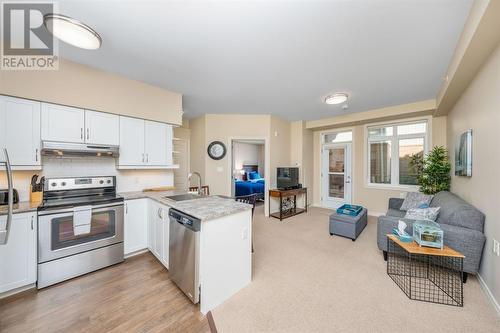 180 Bunker Avenue Unit# 425, St Clair, ON - Indoor Photo Showing Kitchen