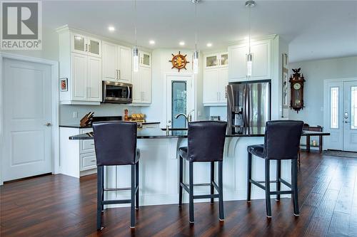 3394 Schram Drive, Plympton-Wyoming, ON - Indoor Photo Showing Kitchen