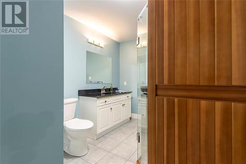 3394 Schram Drive, Plympton-Wyoming, ON - Indoor Photo Showing Bathroom