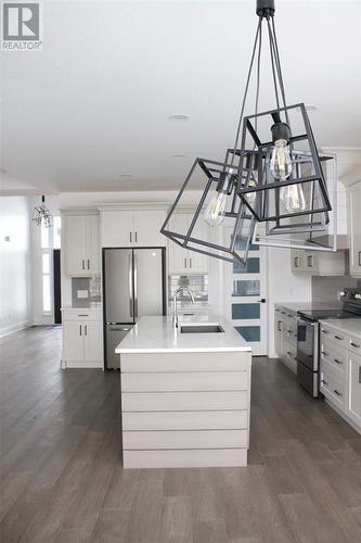 480 Huron Street, Plympton-Wyoming, ON - Indoor Photo Showing Kitchen