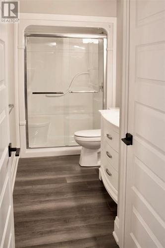 480 Huron Street, Plympton-Wyoming, ON - Indoor Photo Showing Bathroom