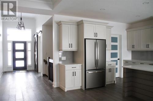 480 Huron Street, Plympton-Wyoming, ON - Indoor Photo Showing Kitchen