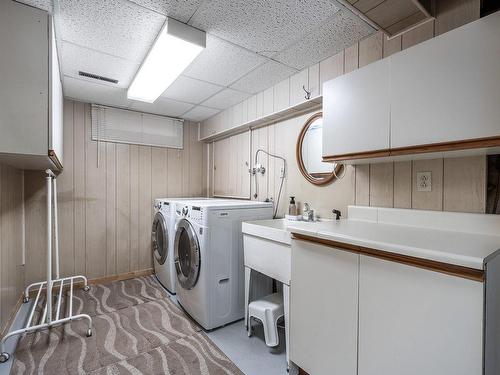 Salle de lavage - 8 Cer. Maple, Dollard-Des-Ormeaux, QC - Indoor Photo Showing Laundry Room