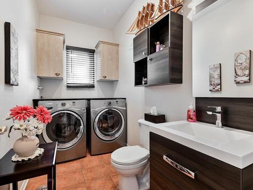 Powder room - 712 Boul. N.-P.-Lapierre, Sainte-Julie, QC - Indoor Photo Showing Laundry Room