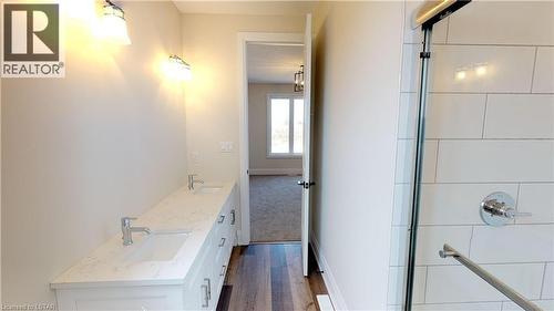 678 Ketter Way, Plympton-Wyoming, ON - Indoor Photo Showing Bathroom