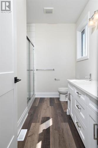 678 Ketter Way, Plympton-Wyoming, ON - Indoor Photo Showing Bathroom