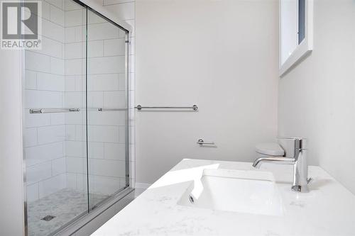 678 Ketter Way, Plympton-Wyoming, ON - Indoor Photo Showing Bathroom