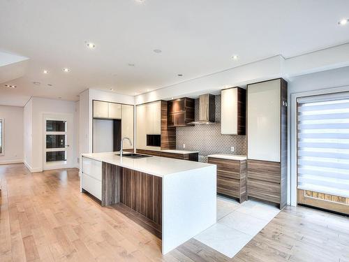 Cuisine - 8 Rue Fortier, Montréal (Pierrefonds-Roxboro), QC - Indoor Photo Showing Kitchen With Upgraded Kitchen