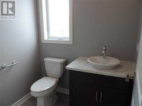 481 Julianna Court, Plympton-Wyoming, ON - Indoor Photo Showing Bathroom