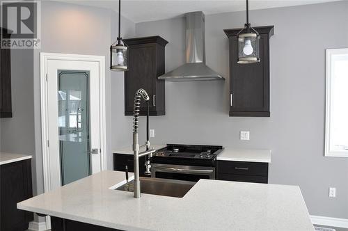 481 Julianna Court, Plympton-Wyoming, ON - Indoor Photo Showing Kitchen