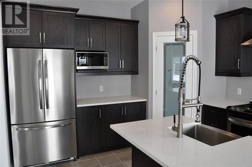 481 Julianna Court, Plympton-Wyoming, ON - Indoor Photo Showing Kitchen With Upgraded Kitchen