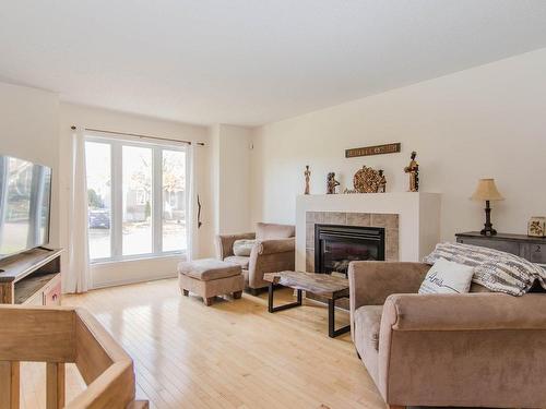 Salon - 12 Rue De Charente, Gatineau (Gatineau), QC - Indoor Photo Showing Living Room With Fireplace