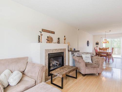 Salon - 12 Rue De Charente, Gatineau (Gatineau), QC - Indoor Photo Showing Living Room With Fireplace