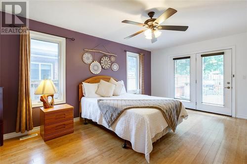 506 Zone Street, Plympton-Wyoming, ON - Indoor Photo Showing Bedroom